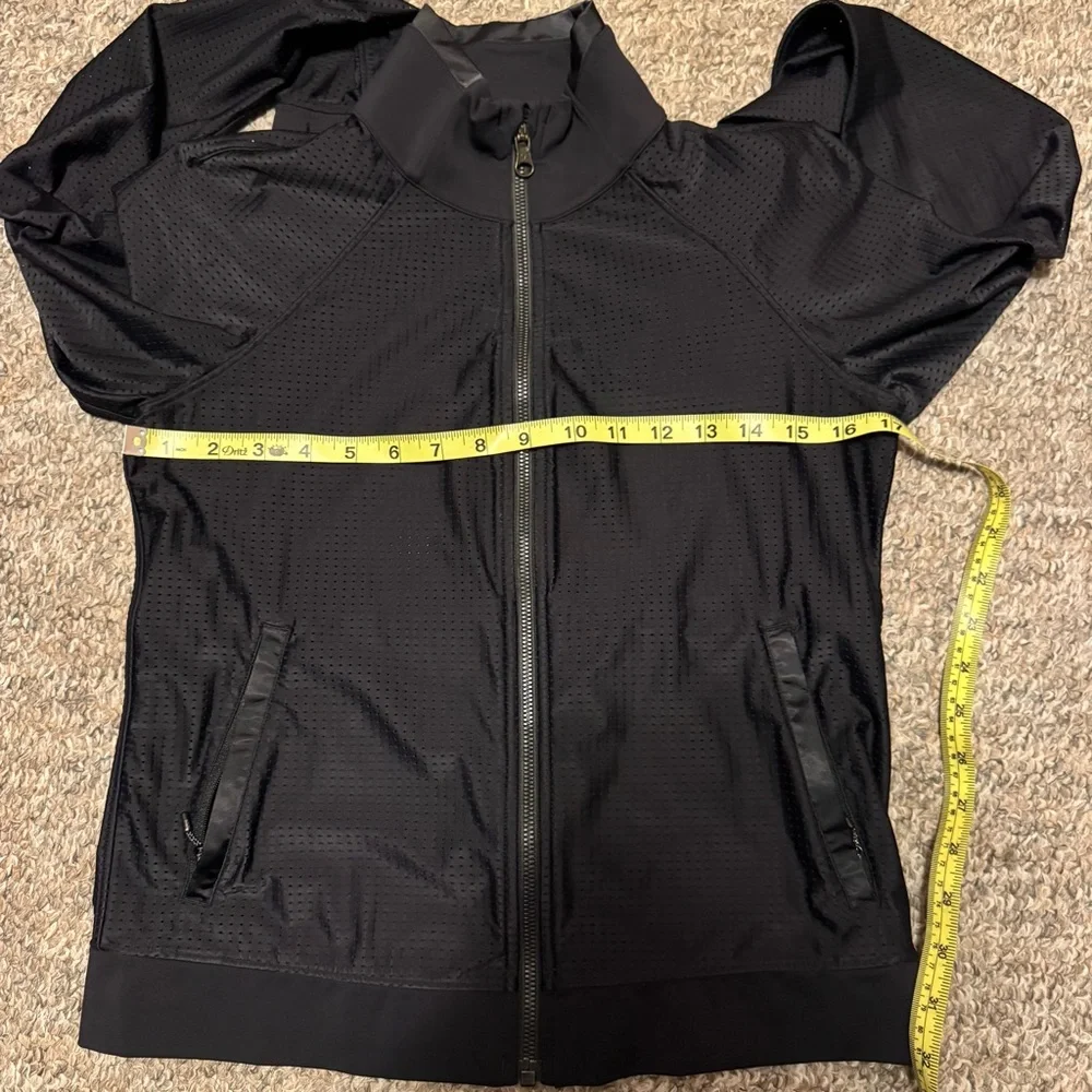 Lululemon Black Mesh Women's Zip-Up Jacket - Picture 4 of 8